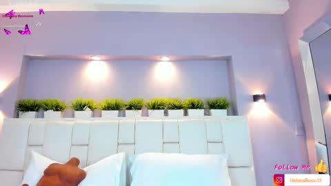 H E L E N A  online show from November 28, 9:18 pm