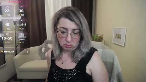 helenenigma online show from November 9, 9:00 pm