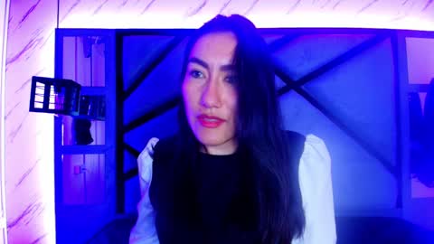 Snapshot of helenjoness_ chatting on October 18, 1:03 pm online show from October 18, 1:03 pm