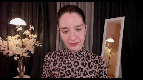 Snapshot of helentasty_ chatting on February 8, 2:47 am Helen online show from February 8, 2:47 am