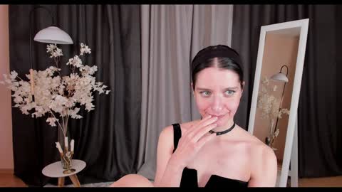 Snapshot of helentasty_ chatting on January 31, 3:33 pm Helen online show from January 31, 3:33 pm