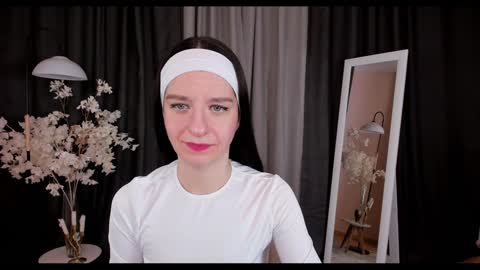 Snapshot of helentasty_ chatting on February 2, 3:21 am Helen online show from February 2, 3:21 am