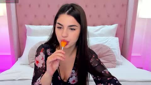 Helen online show from November 1, 1:37 pm