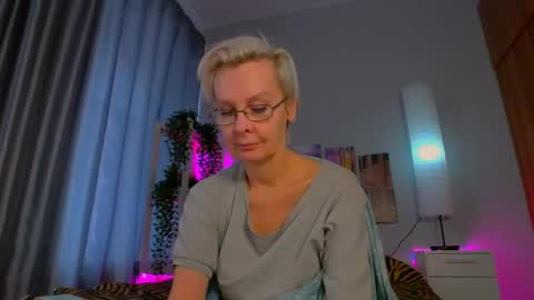 Helga online show from February 19, 8:01 am