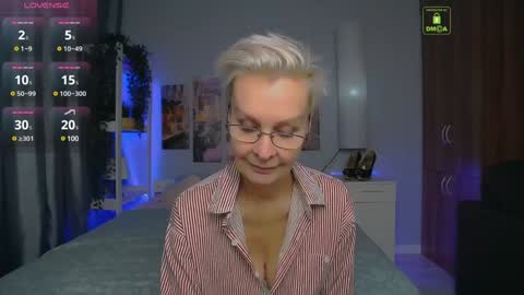 Helga online show from December 9, 3:44 pm