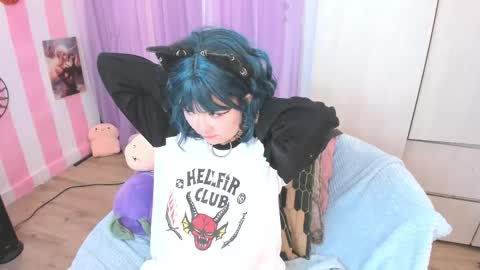 Laura online show from November 21, 4:14 am