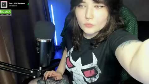 Red online show from July 25, 6:48 pm