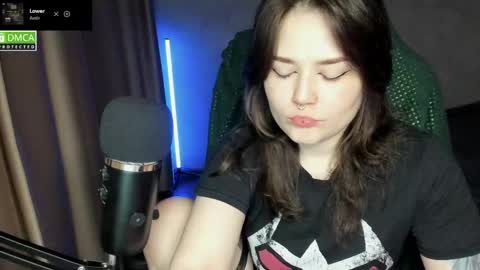 Red online show from May 29, 7:01 pm