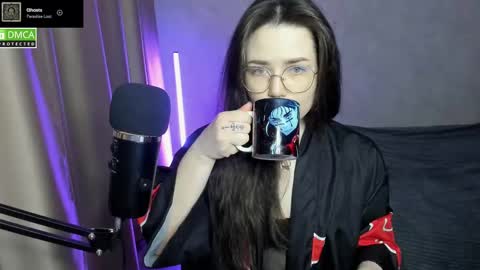 Snapshot of hell_hotline chatting on February 26, 6:03 pm Red online show from February 26, 6:03 pm