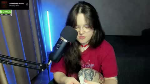 Snapshot of hell_hotline chatting on September 23, 6:50 pm Red online show from September 23, 6:50 pm