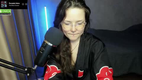Snapshot of hell_hotline chatting on September 30, 6:57 pm Red online show from September 30, 6:57 pm