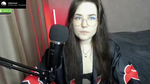 Snapshot of hell_hotline chatting on February 20, 6:57 pm Red online show from February 20, 6:57 pm