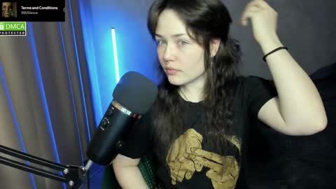 Snapshot of hell_hotline chatting on October 11, 6:32 pm Red online show from October 11, 6:32 pm