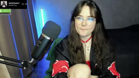 Snapshot of hell_hotline chatting on September 18, 7:34 pm Red online show from September 18, 7:34 pm