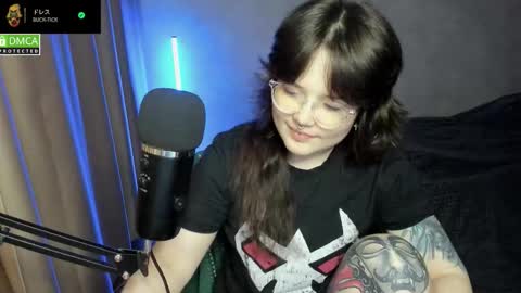 Snapshot of hell_hotline chatting on October 10, 6:13 pm Red online show from October 10, 6:13 pm