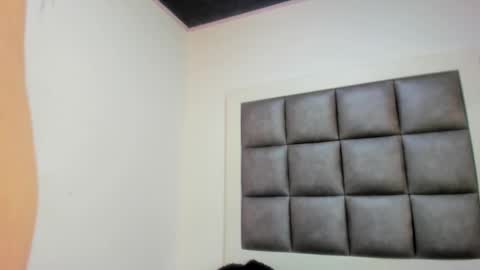 Snapshot of hellen__smith_ chatting on October 3, 2:44 pm hellen__smith_ online show from October 3, 2:44 pm