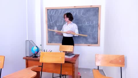 Snapshot of hellen_coy chatting on December 7, 7:16 am Julieta online show from December 7, 7:16 am