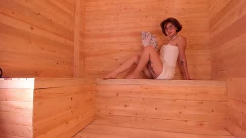 Snapshot of hellen_coy chatting on January 5, 1:04 pm Julieta online show from January 5, 1:04 pm