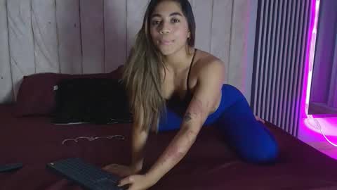 Snapshot of hellen_rice chatting on September 25, 5:28 am hellen_rice online show from September 25, 5:28 am
