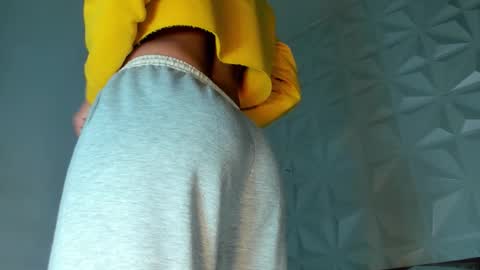 Snapshot of hellen_sky_ chatting on October 6, 5:40 pm hellen online show from October 6, 5:40 pm