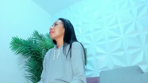 Snapshot of hellen_sky_ chatting on December 27, 7:03 pm hellen online show from December 27, 7:03 pm