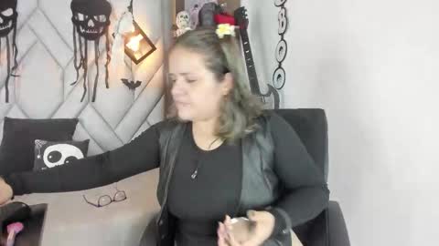 HELLEN online show from October 18, 1:58 pm