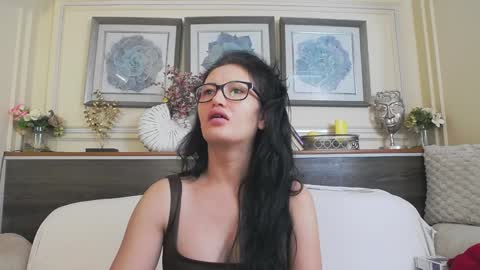 Snapshot of hellendesire chatting on February 2, 3:54 am online show from February 2, 3:54 am