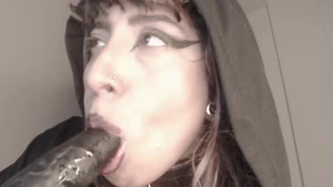 Snapshot of hello_demonkitty chatting on December 31, 3:45 am SIMONA online show from December 31, 3:45 am