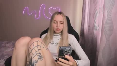 Lisa online show from May 24, 1:43 pm
