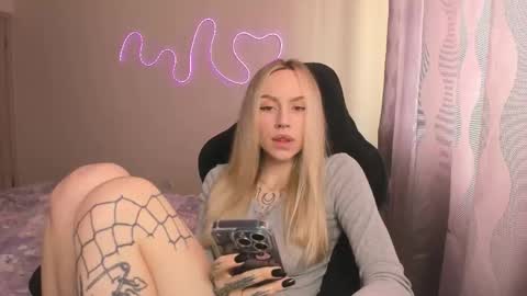 Lisa online show from May 22, 1:20 pm