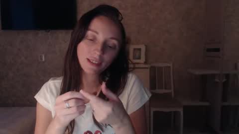 Snapshot of hellokittykaty chatting on December 24, 6:44 am Victory online show from December 24, 6:44 am