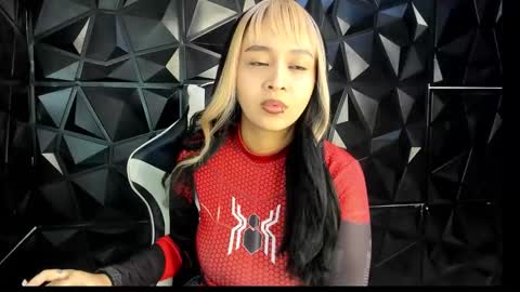 heluehorny13 online show from October 27, 6:20 am