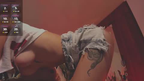 Hello I am Valentina independent Colombian model I love sensuality and pleasure welcome online show from October 30, 5:03 pm