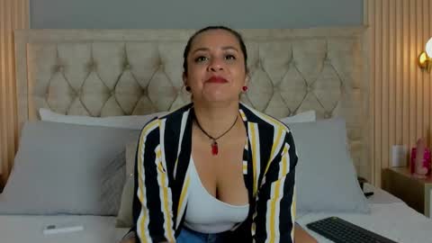 Snapshot of hera_goddesss chatting on October 15, 7:38 pm Hera online show from October 15, 7:38 pm