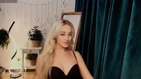Elise online show from May 14, 2:28 am