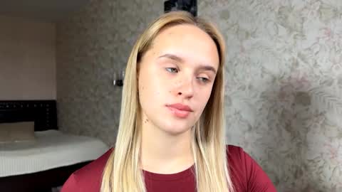 Snapshot of hermiladziekan chatting on September 24, 8:13 am Sylvia online show from September 24, 8:13 am