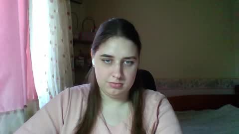 hess_luna_ online show from January 19, 10:11 am