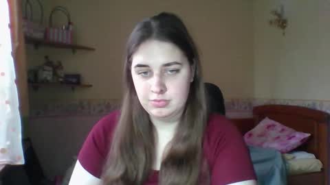 hess_luna_ online show from December 23, 10:19 am