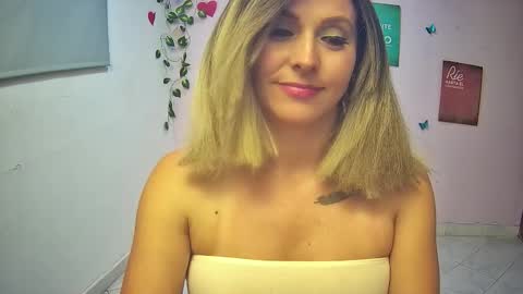 Hestesiaxx online show from March 26, 2:14 am