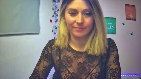 Snapshot of hestesiaxx chatting on October 1, 2:38 am Hestesiaxx online show from October 1, 2:38 am