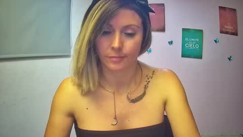 Snapshot of hestesiaxx chatting on September 17, 2:31 am Hestesiaxx online show from September 17, 2:31 am