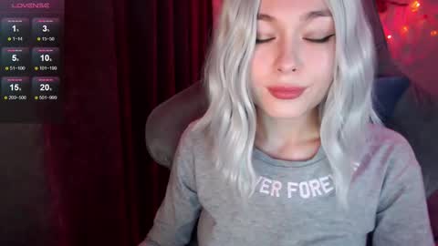  Nora  online show from November 5, 9:20 pm