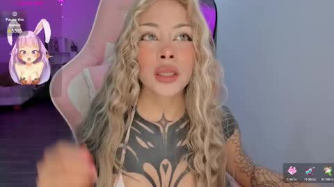 Snapshot of heybambino_ chatting on March 8, 3:05 am Bambi.....Help me get 100 likes in the satisfaction bar. online show from March 8, 3:05 am