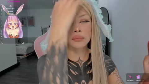Snapshot of heybambino_ chatting on January 23, 10:11 pm Bambi.....Help me get 100 likes in the satisfaction bar. online show from January 23, 10:11 pm
