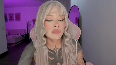 Snapshot of heybambino_ chatting on February 2, 3:32 am Bambi.....Help me get 100 likes in the satisfaction bar. online show from February 2, 3:32 am