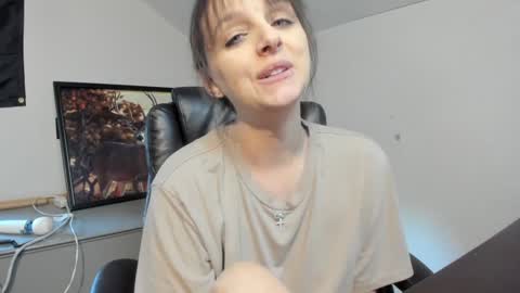 Snapshot of hi_cut_cutie chatting on September 17, 1:09 pm Paige online show from September 17, 1:09 pm