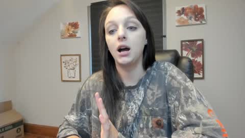 Snapshot of hi_cut_cutie chatting on October 2, 1:49 pm Paige online show from October 2, 1:49 pm