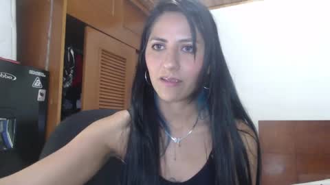 hilaril18 online show from January 21, 1:08 am