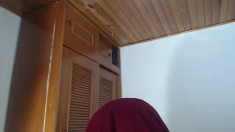 hilaril18 online show from October 6, 9:30 pm