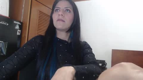 hilaril18 online show from January 26, 2:14 am